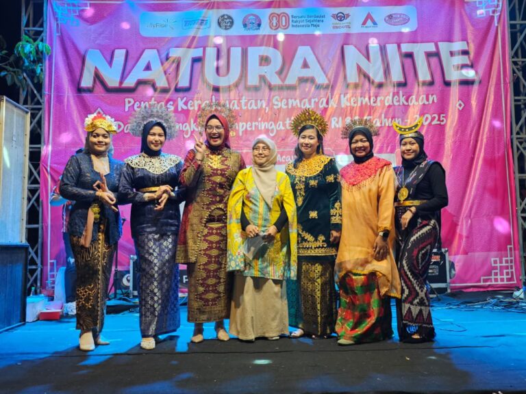 NaturaNite RW 14 Manyar: Peringatan HUT ke-80 Meriah dengan Drama Kolosal dan Edukasi Budaya