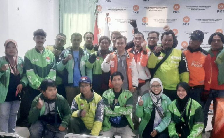 PKS Gresik dan Ojol Gelar Doa Bersama untuk Almarhum Affan Kurniawan, Korban Insiden Brimob di Jakarta