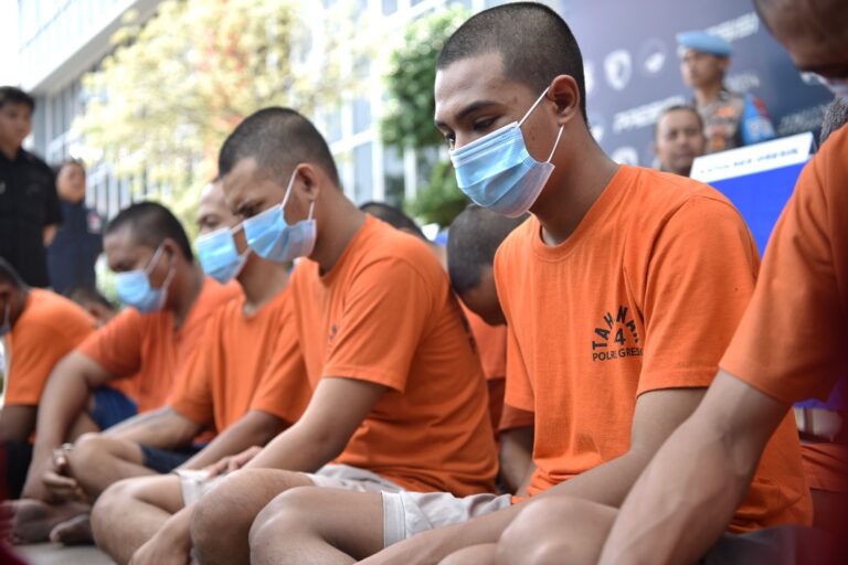 Polres Gresik Ungkap 16 Kasus Narkoba, 20 Tersangka Ditangkap dalam 12 Hari Operasi Polres Gresik Ungkap 16 Kasus Narkoba, 20 Tersangka Ditangkap dalam 12 Hari Operasi