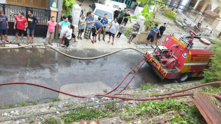 Kebakaran Rumah di Sidomukti Gresik, Kompor Jadi Pemicu, Damkar Catat 21 Kasus Selama Oktober 2025 Kebakaran Rumah di Sidomukti Gresik, Kompor Jadi Pemicu, Damkar Catat 21 Kasus Selama Oktober 2025