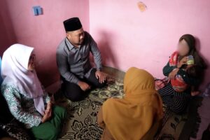 Jenguk Anak Penderita Atresia Bilier, Bupati Fandi Akhmad Yani Pastikan Pendampingan hingga Pengobatan Lanjutan 32ce2cea bc56 4cfc b7db 46e441e441fa