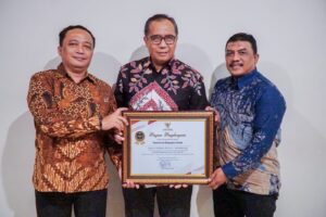 Pemkab Gresik Raih Penghargaan “Menuju Informatif” pada KI Award 2025 e5e646c4 c7bc 44c9 b482 e07e4f2267fe