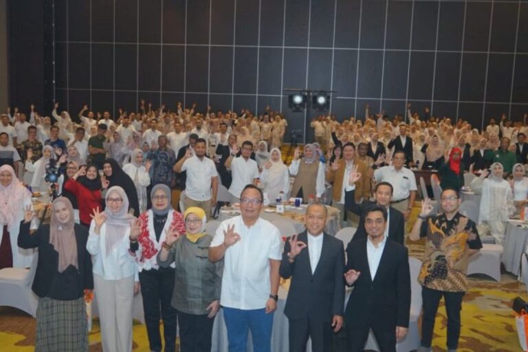 Eyelink Group Targetkan Jadi Pionir Kesehatan Mata Nasional, Tuntaskan 100 Ribu Operasi Katarak