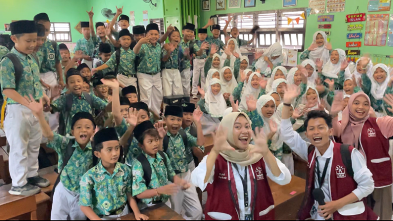 Mahasiswa Universitas Trunodjoyo Madura Gencarkan Edukasi Sekolah di Desa Betoyokauman Mahasiswa Universitas Trunodjoyo Madura Gencarkan Edukasi Sekolah di Desa Betoyokauman