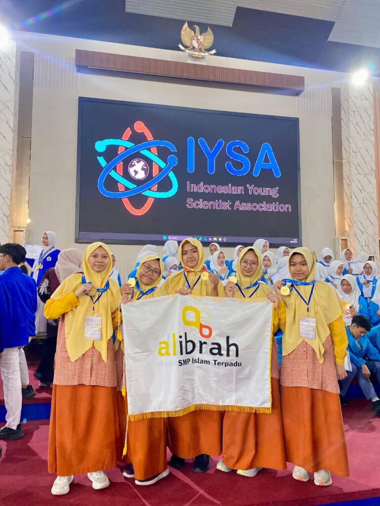Srikandi SMPIT Al Ibrah Gresik Raih Gold Medal dan MIICA Special Award di GYIIF 2026 Bogor