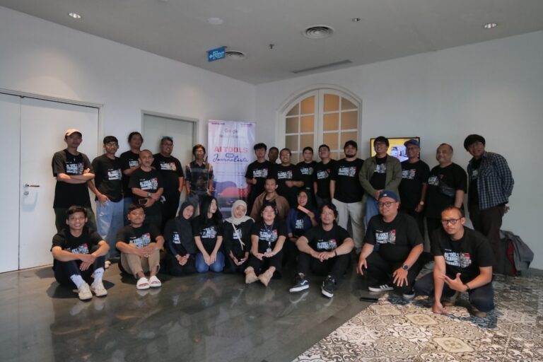 Jurnalis Jawa Timur Upgrade Skill AI, 25 Peserta Ikut Workshop “AI Tools for Journalists” di Surabaya