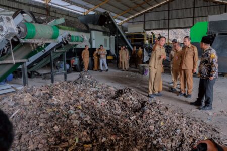 Bupati Gresik Terima Kunjungan Bupati Lamongan di TPA Ngipik, Perkuat Kolaborasi Wujudkan PSEL