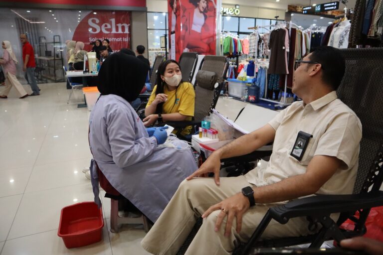 Aksi Donor Darah Gressmall dan PMI Gresik Amankan Stok Darah di Tengah Tingginya Kebutuhan Medis