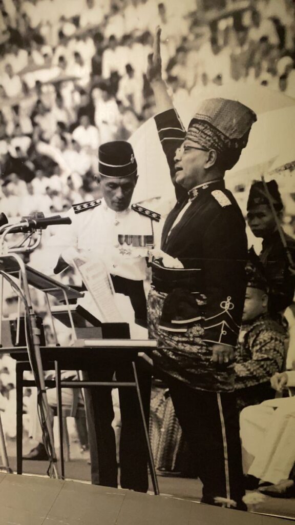 Sejarah Perjalanan Kemerdekaan Malaysia 31 Agustus 1957 dan Pelajaran Penting Bagi Stabilitas Kawasan Asia Tenggara 4b7f4518b484a310347da17641b5c78c